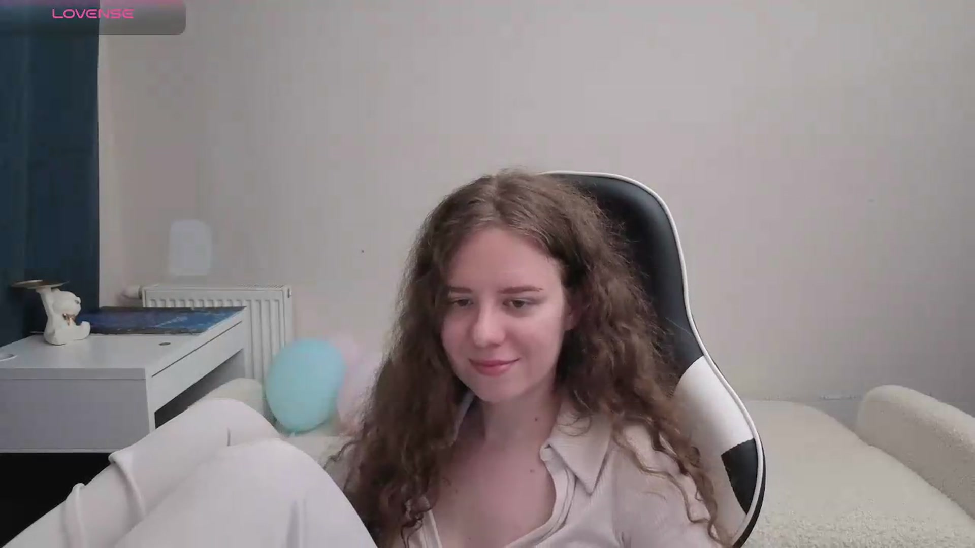 Gallery image thumbnail from BlueFlowerr's myfreecams stream on, 05/13/2026, 21:09 image 6 of 20