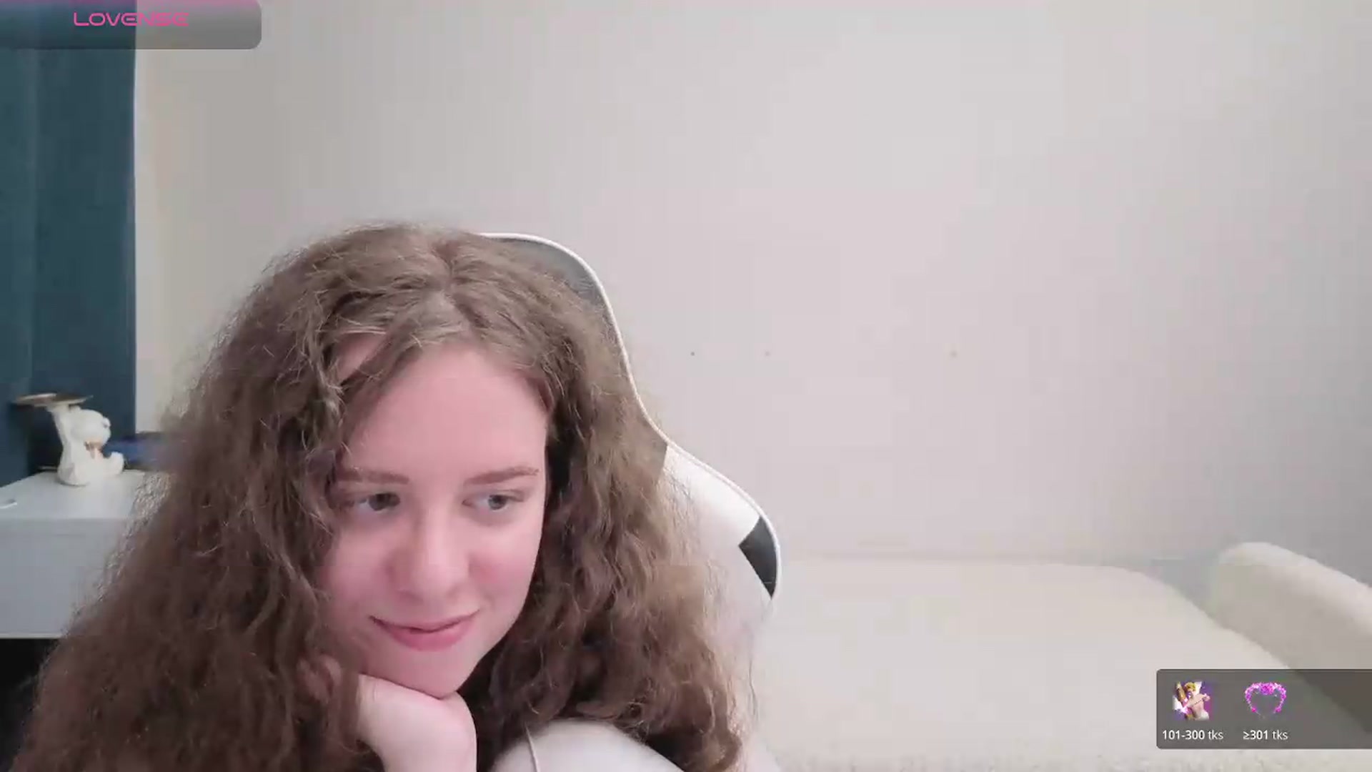 Gallery image thumbnail from BlueFlowerr's myfreecams stream on, 05/13/2026, 21:09 image 9 of 20