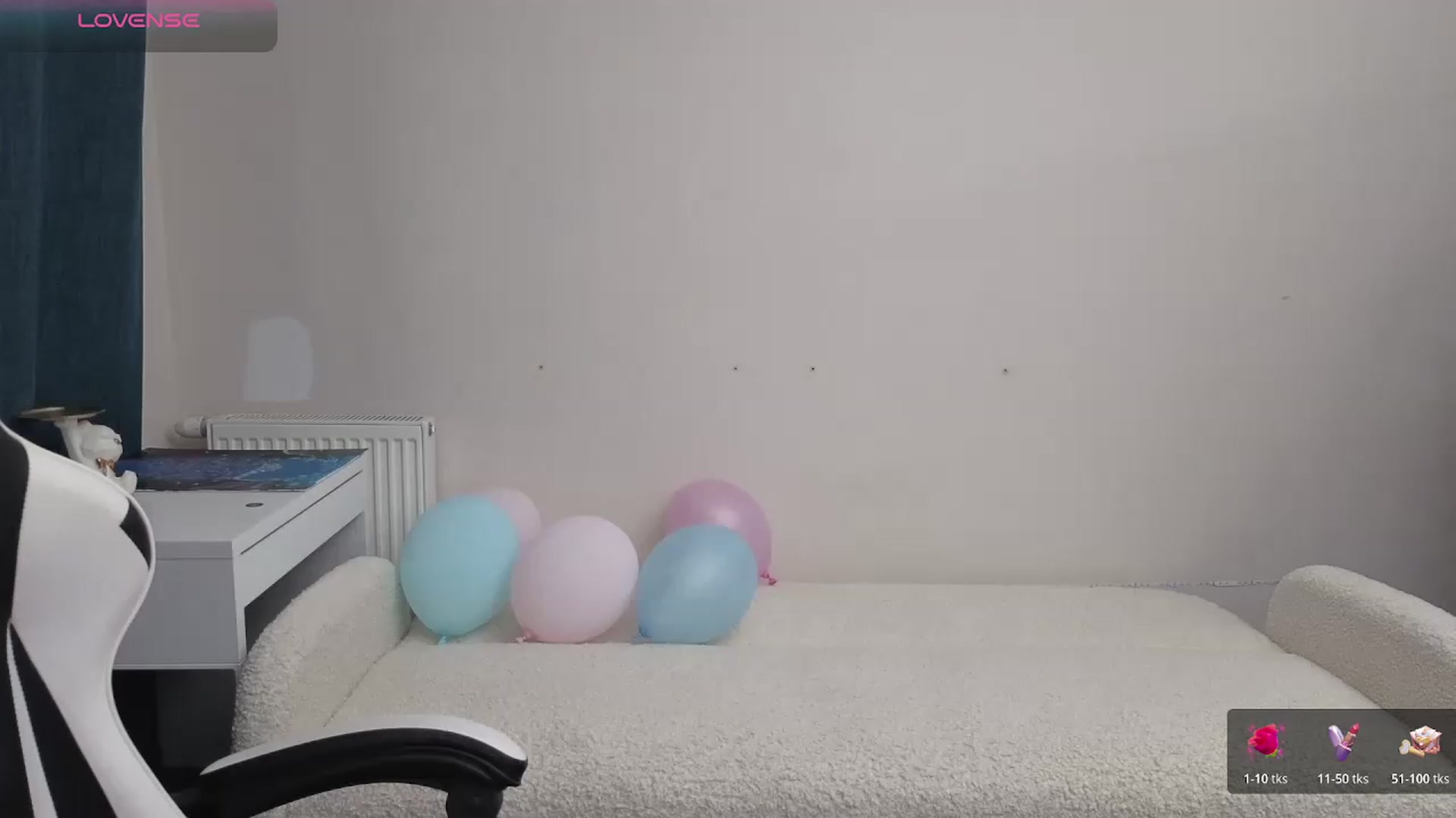 Gallery image thumbnail from BlueFlowerr's myfreecams stream on, 05/13/2026, 21:09 image 16 of 20
