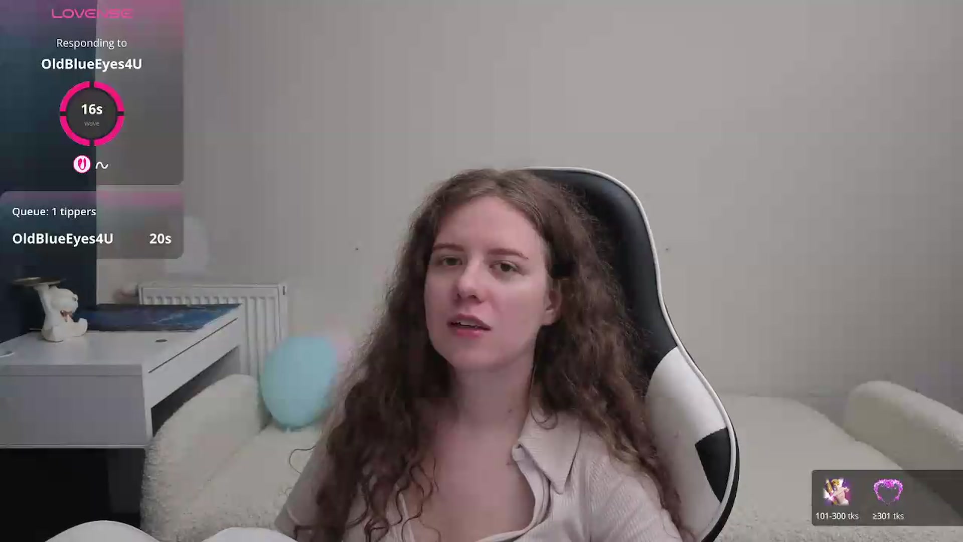 Gallery image thumbnail from BlueFlowerr's myfreecams stream on, 05/13/2026, 21:09 image 4 of 20