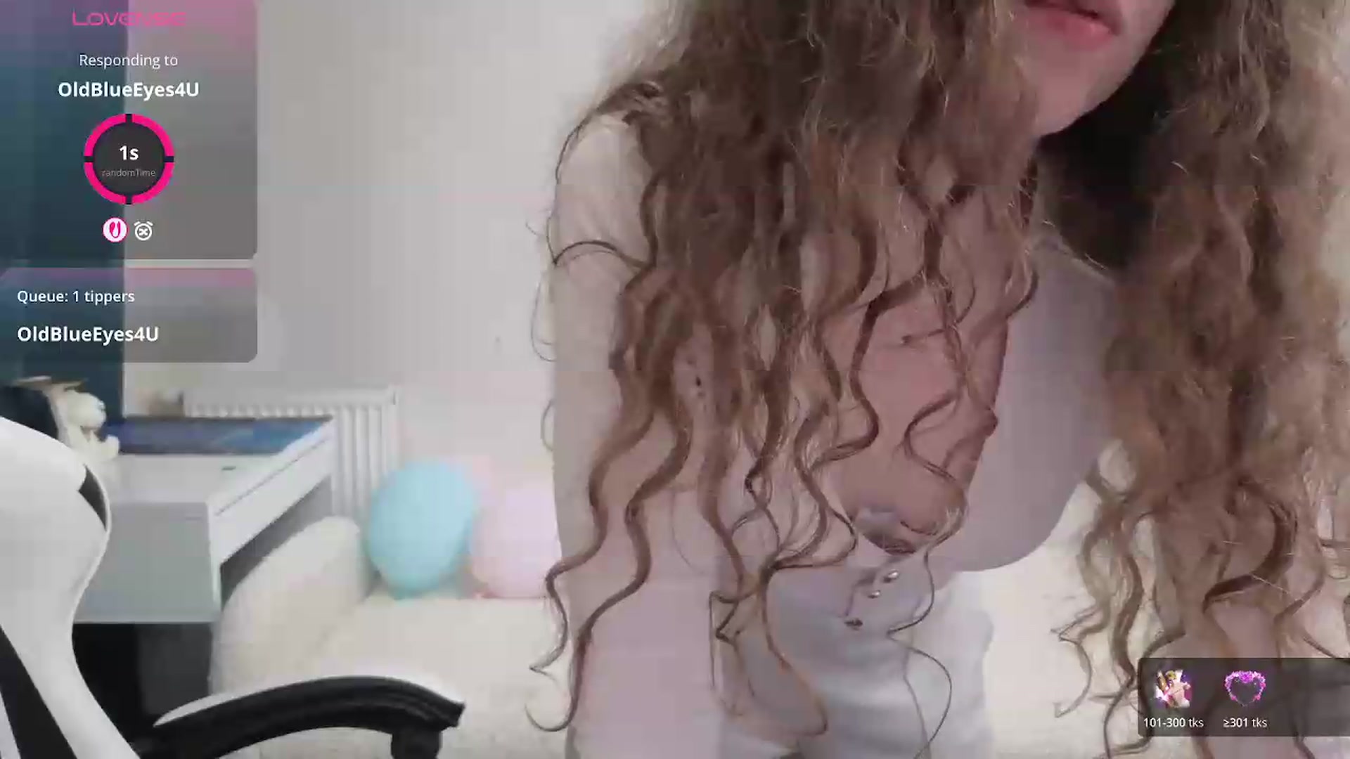 Gallery image thumbnail from BlueFlowerr's myfreecams stream on, 05/13/2026, 21:09 image 14 of 20