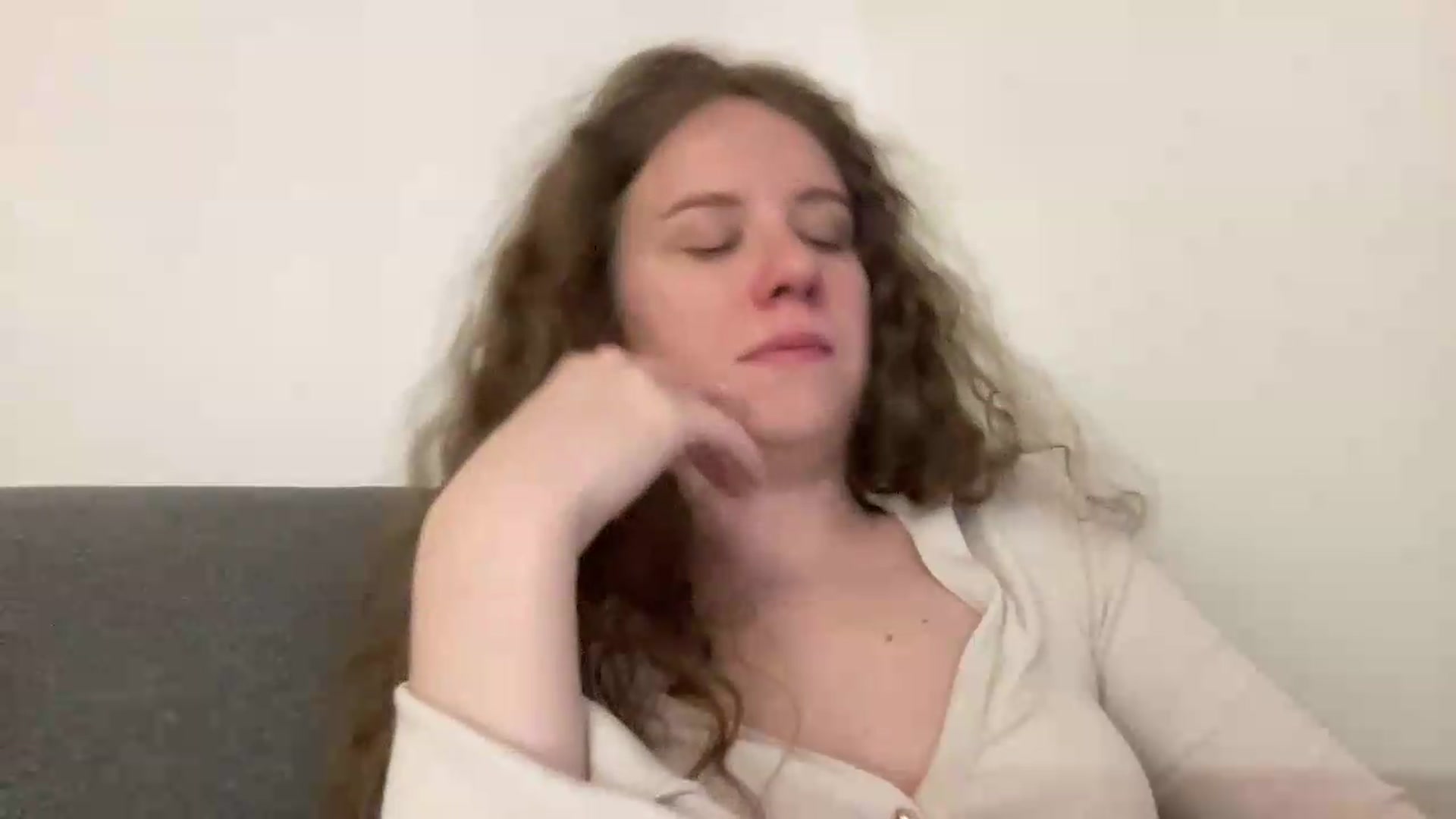 Gallery image thumbnail from BlueFlowerr's myfreecams stream on, 05/14/2026, 24:01 image 8 of 20
