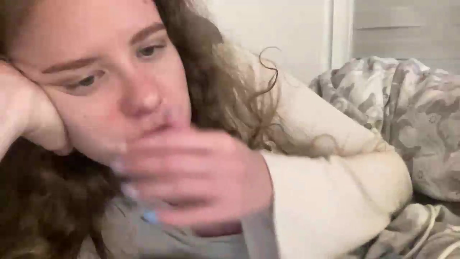 Gallery image thumbnail from BlueFlowerr's myfreecams stream on, 05/14/2026, 24:01 image 18 of 20