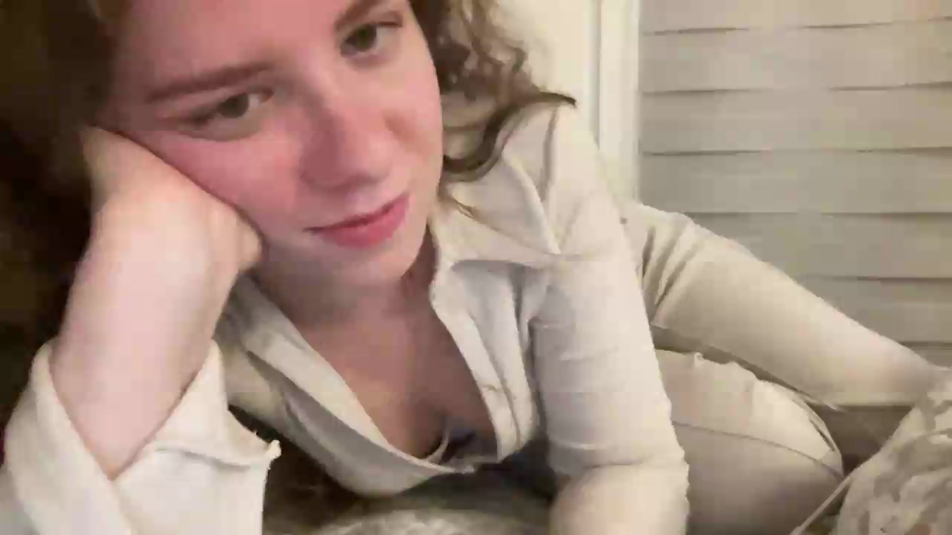 Gallery image thumbnail from BlueFlowerr's myfreecams stream on, 05/14/2026, 01:25 image 2 of 20
