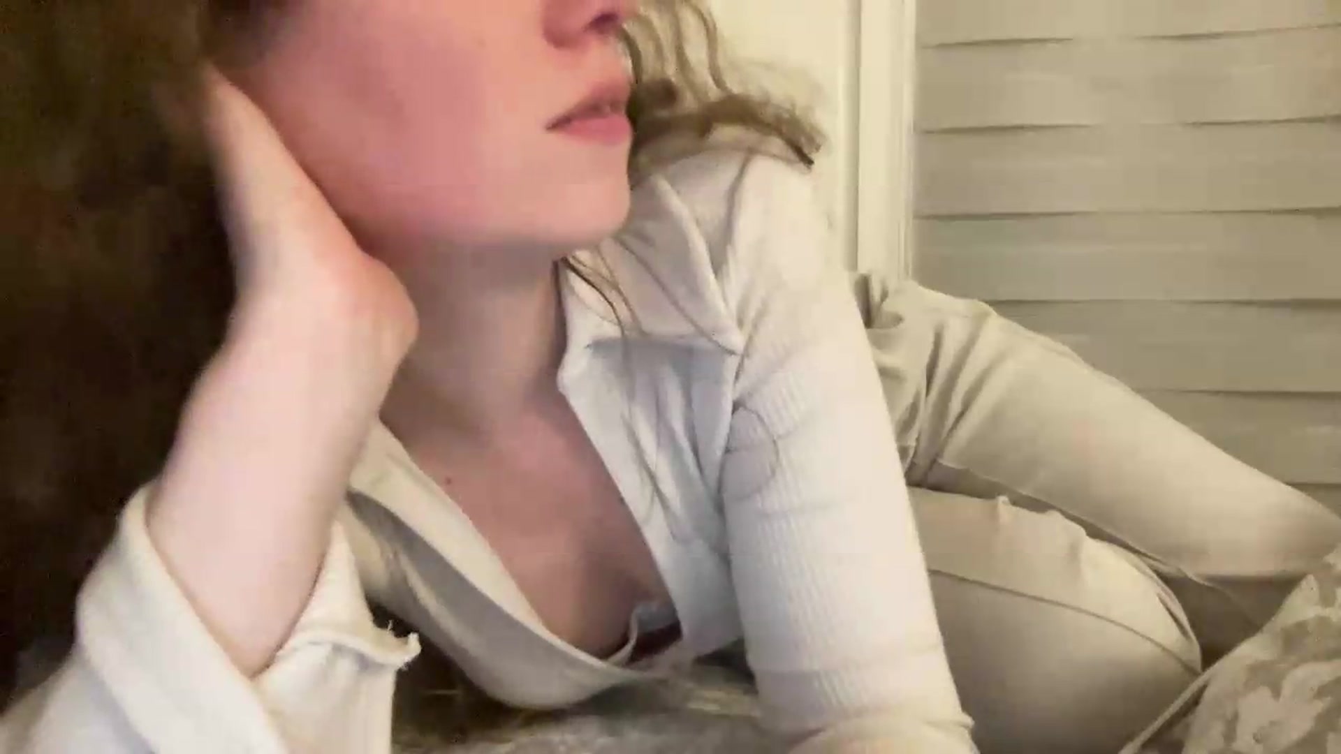 Gallery image thumbnail from BlueFlowerr's myfreecams stream on, 05/14/2026, 01:25 image 5 of 20