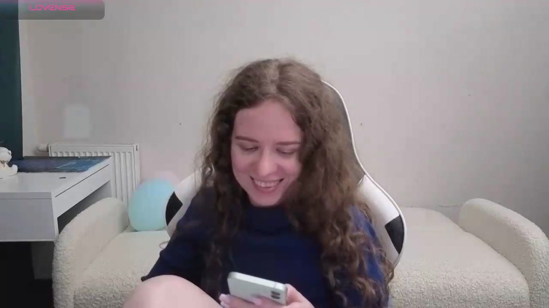 Gallery image thumbnail from BlueFlowerr's myfreecams stream on, 05/14/2026, 19:19 image 19 of 20