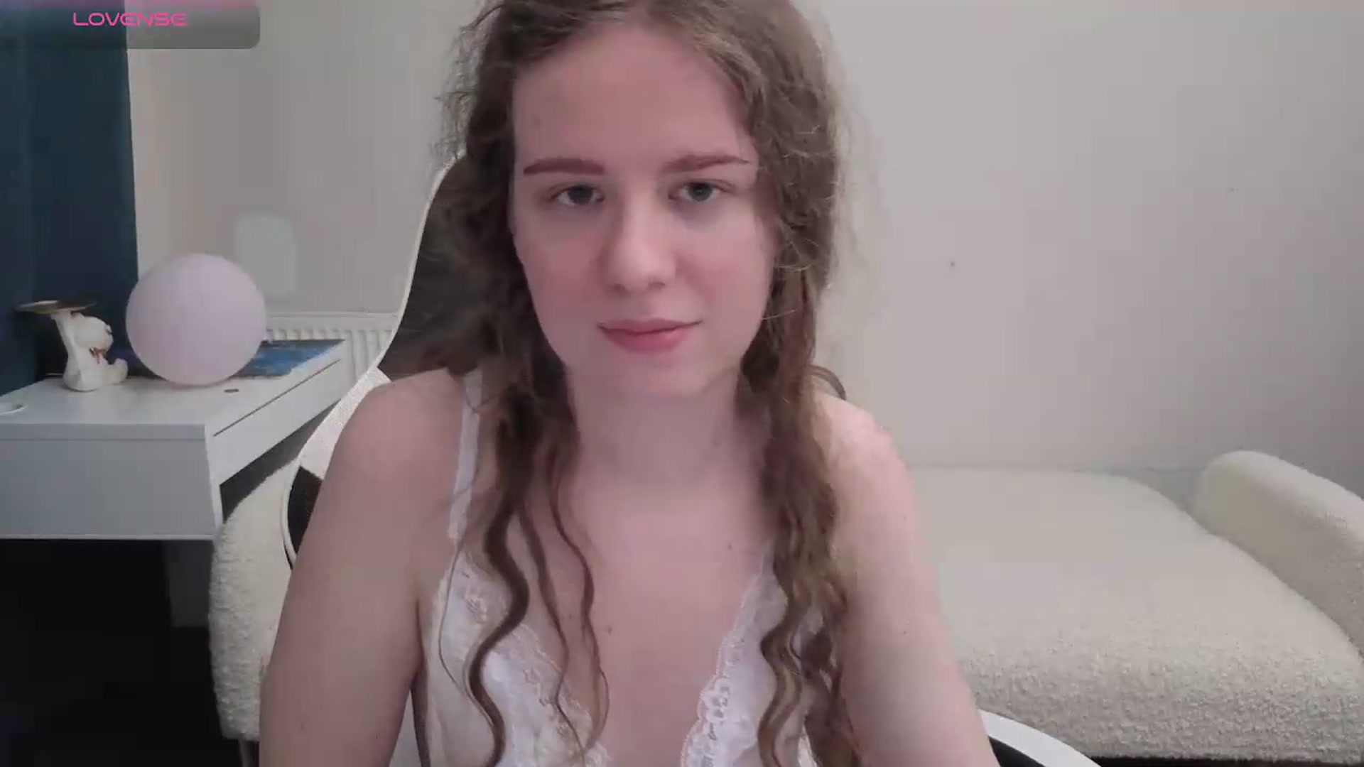 Gallery image thumbnail from BlueFlowerr's myfreecams stream on, 05/15/2026, 18:39 image 8 of 20