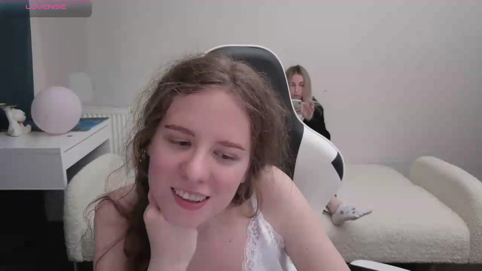 Gallery image thumbnail from BlueFlowerr's myfreecams stream on, 05/15/2026, 20:03 image 17 of 20