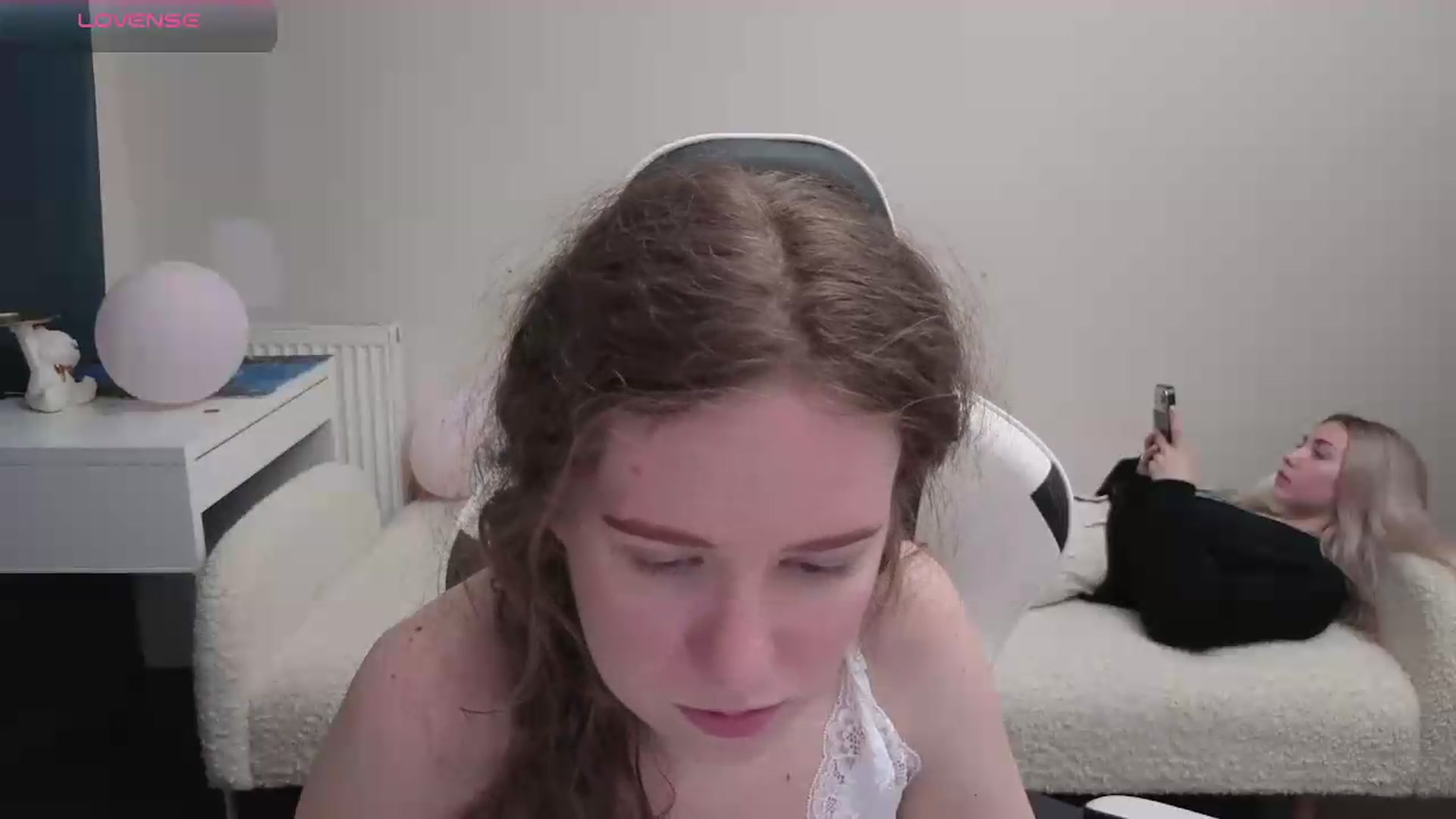 Gallery image thumbnail from BlueFlowerr's myfreecams stream on, 05/15/2026, 20:03 image 19 of 20