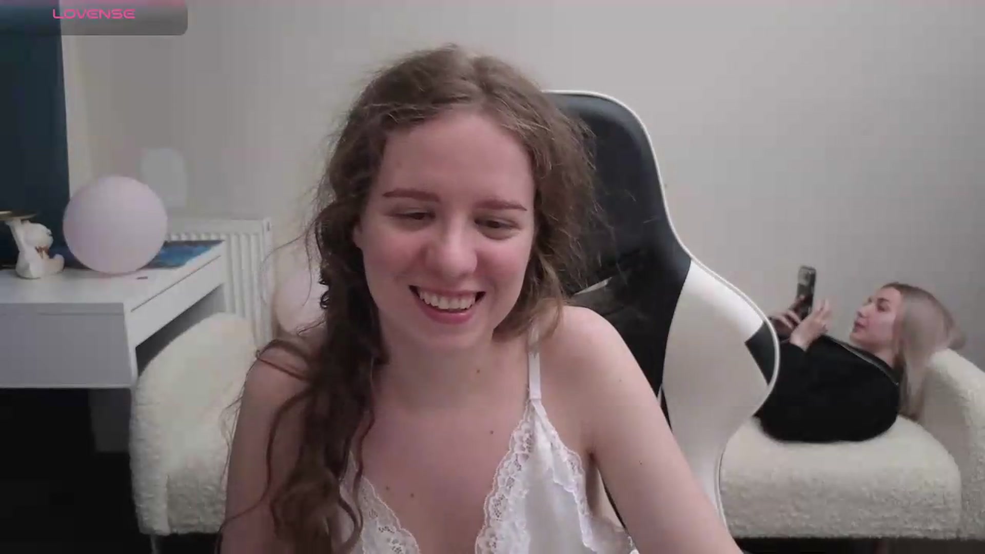 Gallery image thumbnail from BlueFlowerr's myfreecams stream on, 05/15/2026, 20:03 image 14 of 20