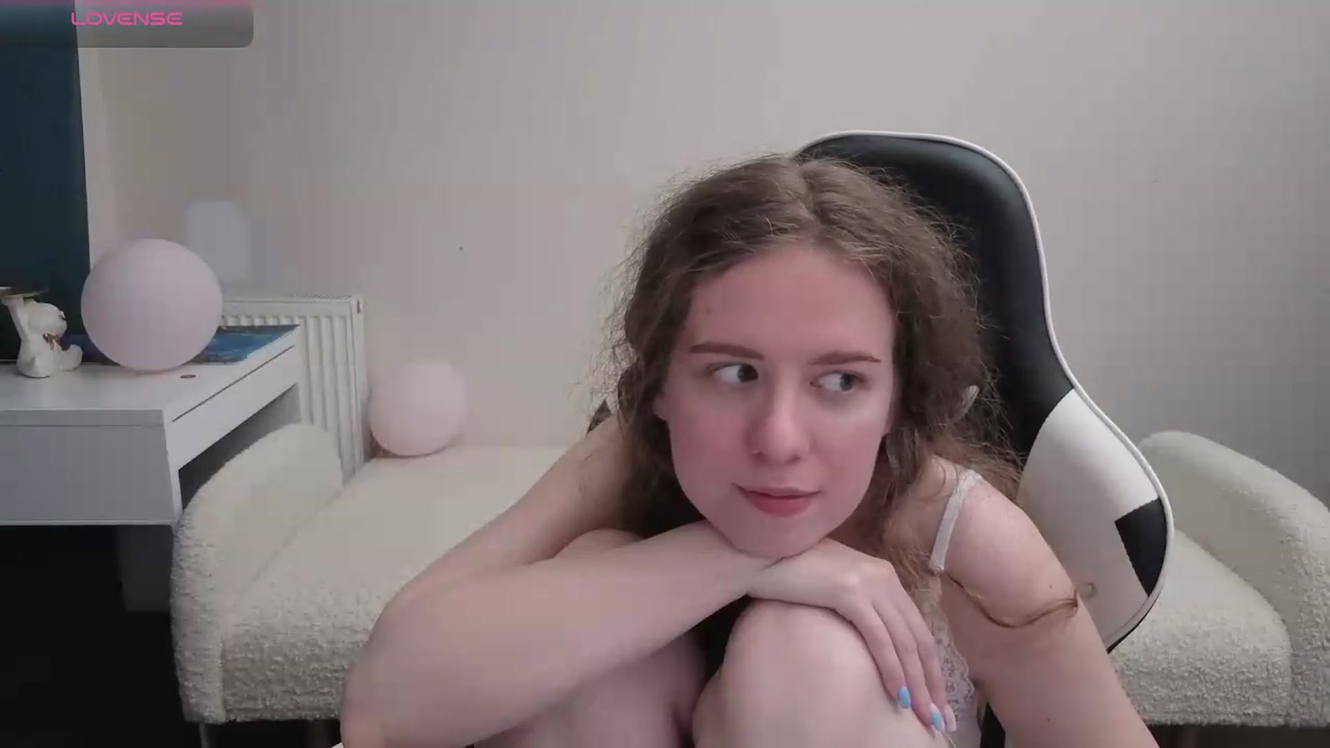 Gallery image thumbnail from BlueFlowerr's myfreecams stream on, 05/15/2026, 20:57 image 9 of 20