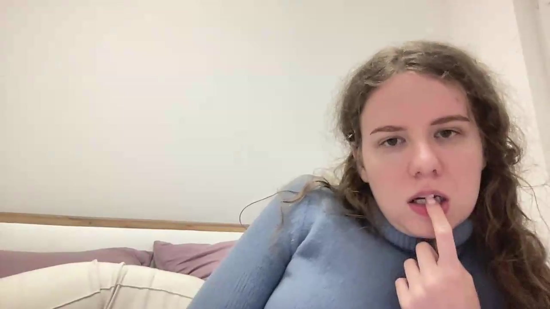 Gallery image thumbnail from BlueFlowerr's myfreecams stream on, 05/15/2026, 22:52 image 6 of 20