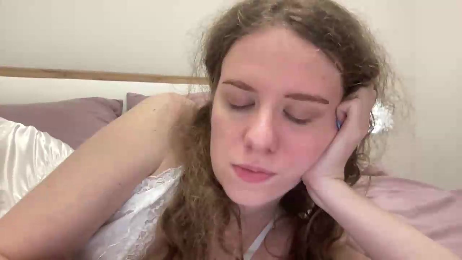 Gallery image thumbnail from BlueFlowerr's myfreecams stream on, 05/15/2026, 23:26 image 10 of 20