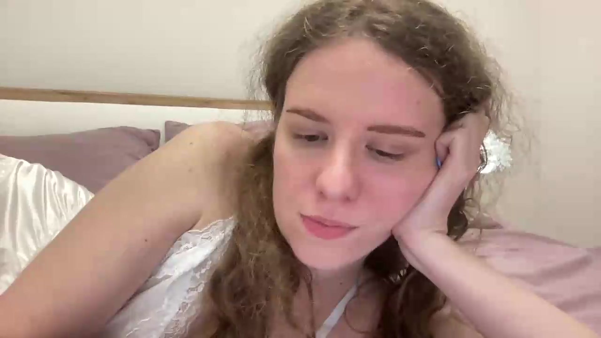 Gallery image thumbnail from BlueFlowerr's myfreecams stream on, 05/15/2026, 23:26 image 9 of 20