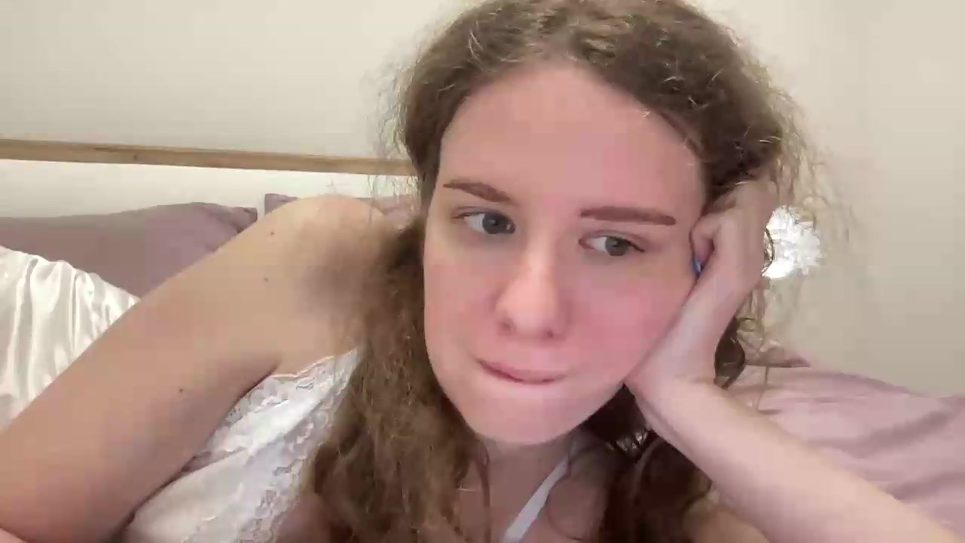 Gallery image thumbnail from BlueFlowerr's myfreecams stream on, 05/15/2026, 23:26 image 8 of 20