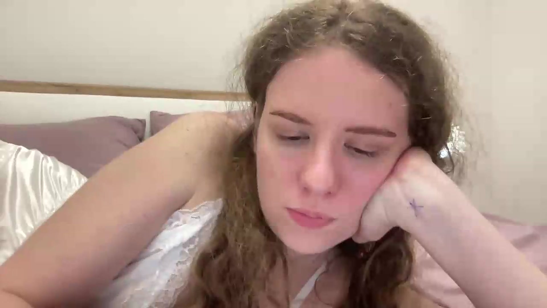 Gallery image thumbnail from BlueFlowerr's myfreecams stream on, 05/15/2026, 23:26 image 11 of 20