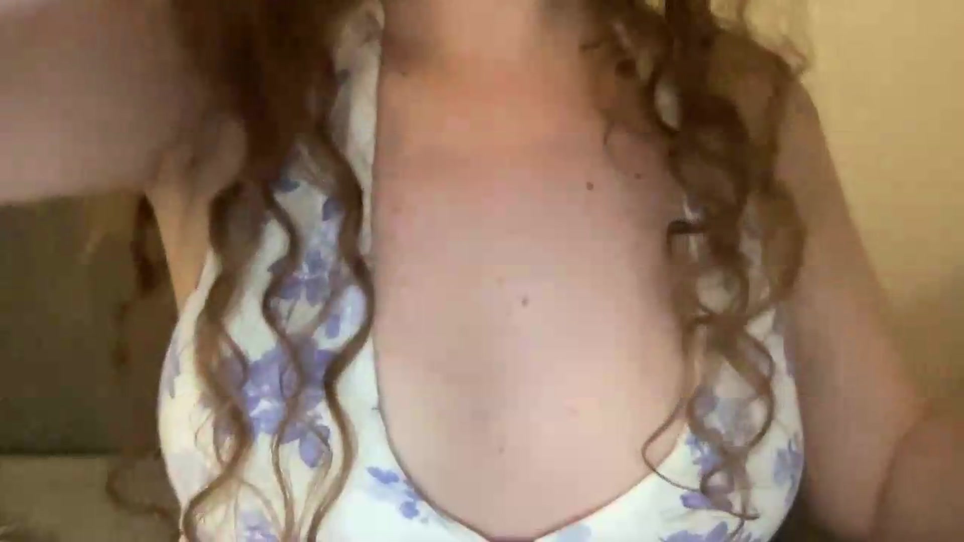 Gallery image thumbnail from BlueFlowerr's myfreecams stream on, 05/17/2026, 24:00 image 6 of 20