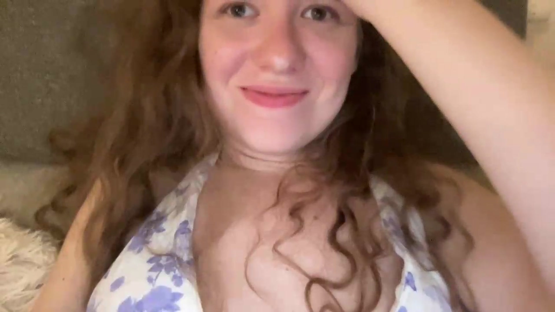 Gallery image thumbnail from BlueFlowerr's myfreecams stream on, 05/17/2026, 01:03 image 18 of 20