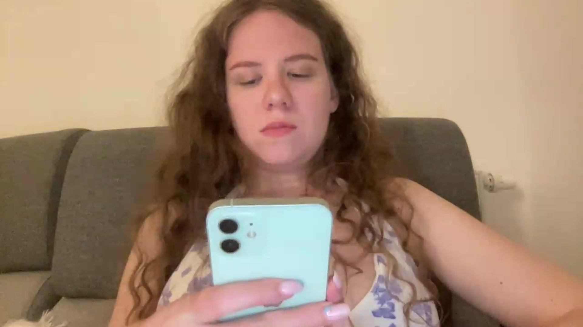 Gallery image thumbnail from BlueFlowerr's myfreecams stream on, 05/17/2026, 01:03 image 13 of 20