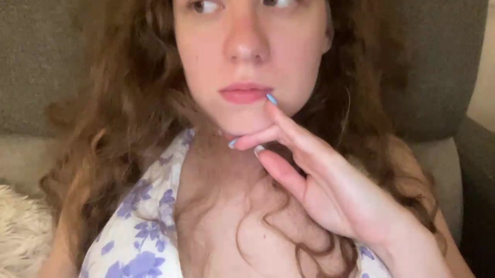 Gallery image thumbnail from BlueFlowerr's myfreecams stream on, 05/17/2026, 01:03 image 17 of 20