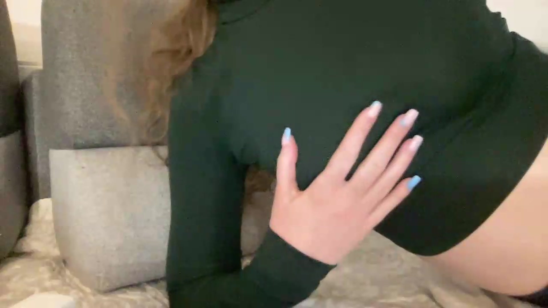 Gallery image thumbnail from BlueFlowerr's myfreecams stream on, 05/17/2026, 21:43 image 15 of 20