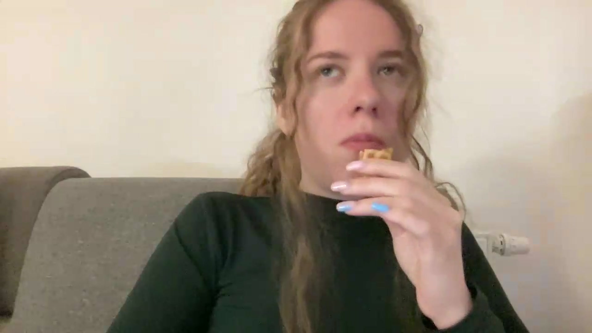 Gallery image thumbnail from BlueFlowerr's myfreecams stream on, 05/17/2026, 21:43 image 5 of 20