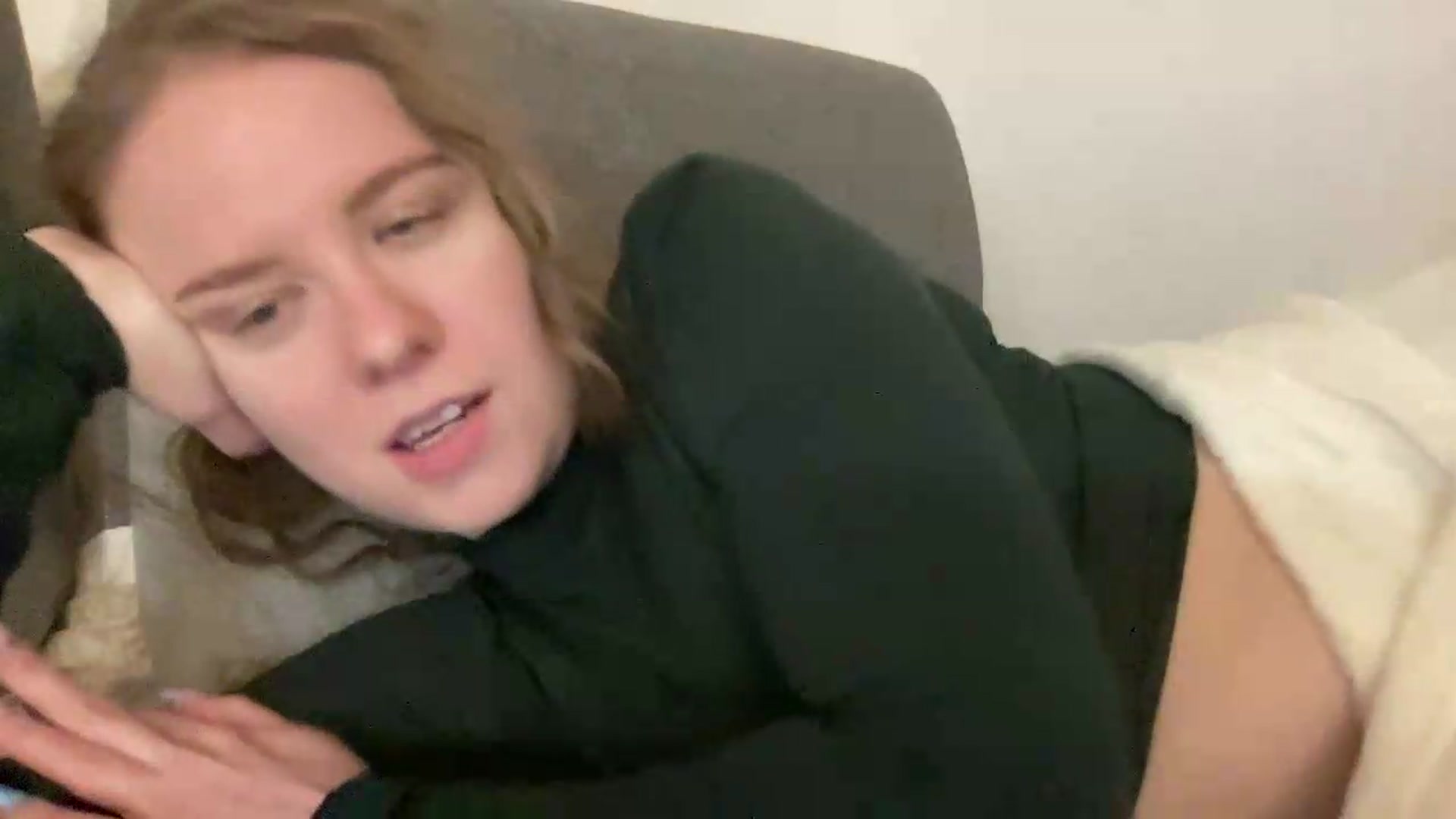 Gallery image thumbnail from BlueFlowerr's myfreecams stream on, 05/17/2026, 21:43 image 17 of 20