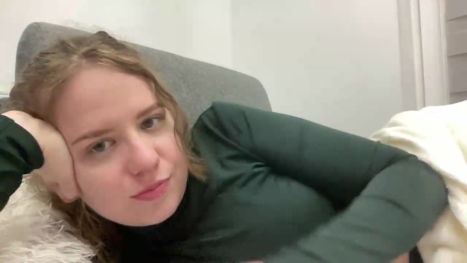 Gallery image thumbnail from BlueFlowerr's myfreecams stream on, 05/17/2026, 23:54 image 20 of 20