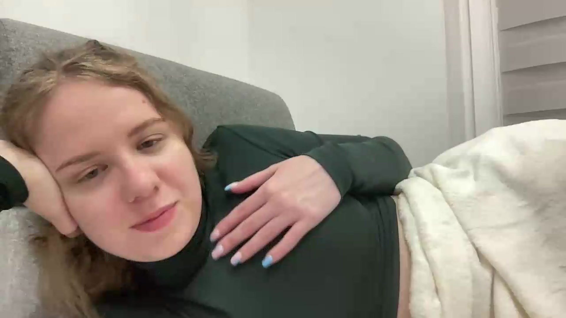 Gallery image thumbnail from BlueFlowerr's myfreecams stream on, 05/17/2026, 23:54 image 8 of 20