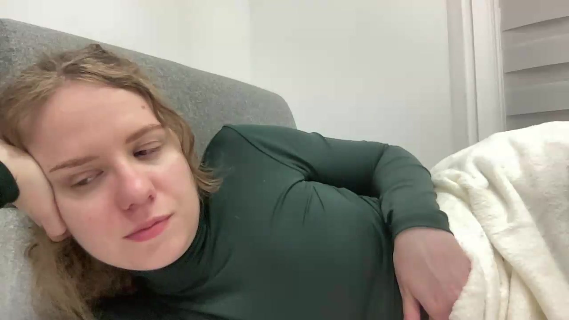 Gallery image thumbnail from BlueFlowerr's myfreecams stream on, 05/17/2026, 23:54 image 14 of 20