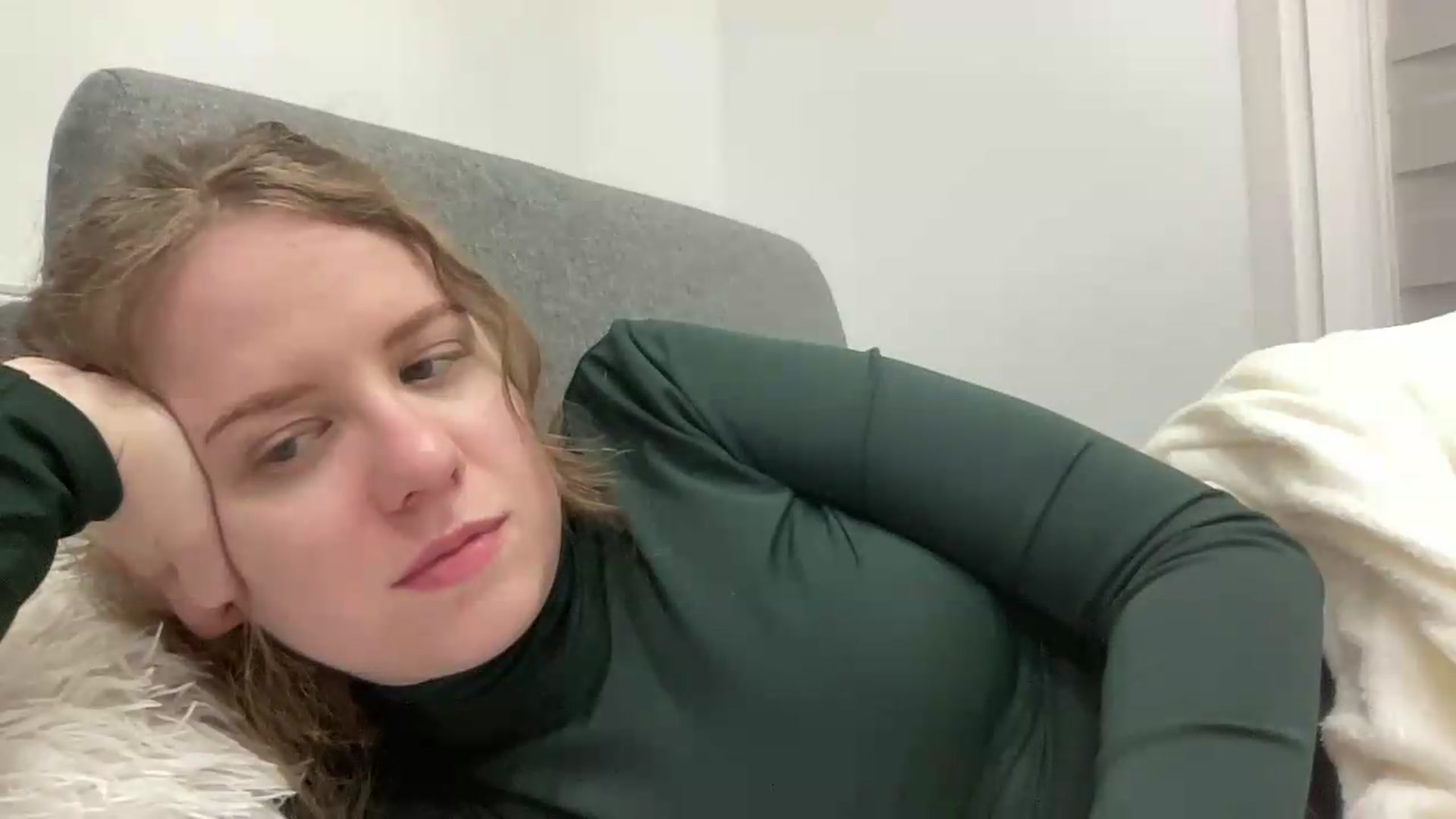 Gallery image thumbnail from BlueFlowerr's myfreecams stream on, 05/17/2026, 23:54 image 17 of 20