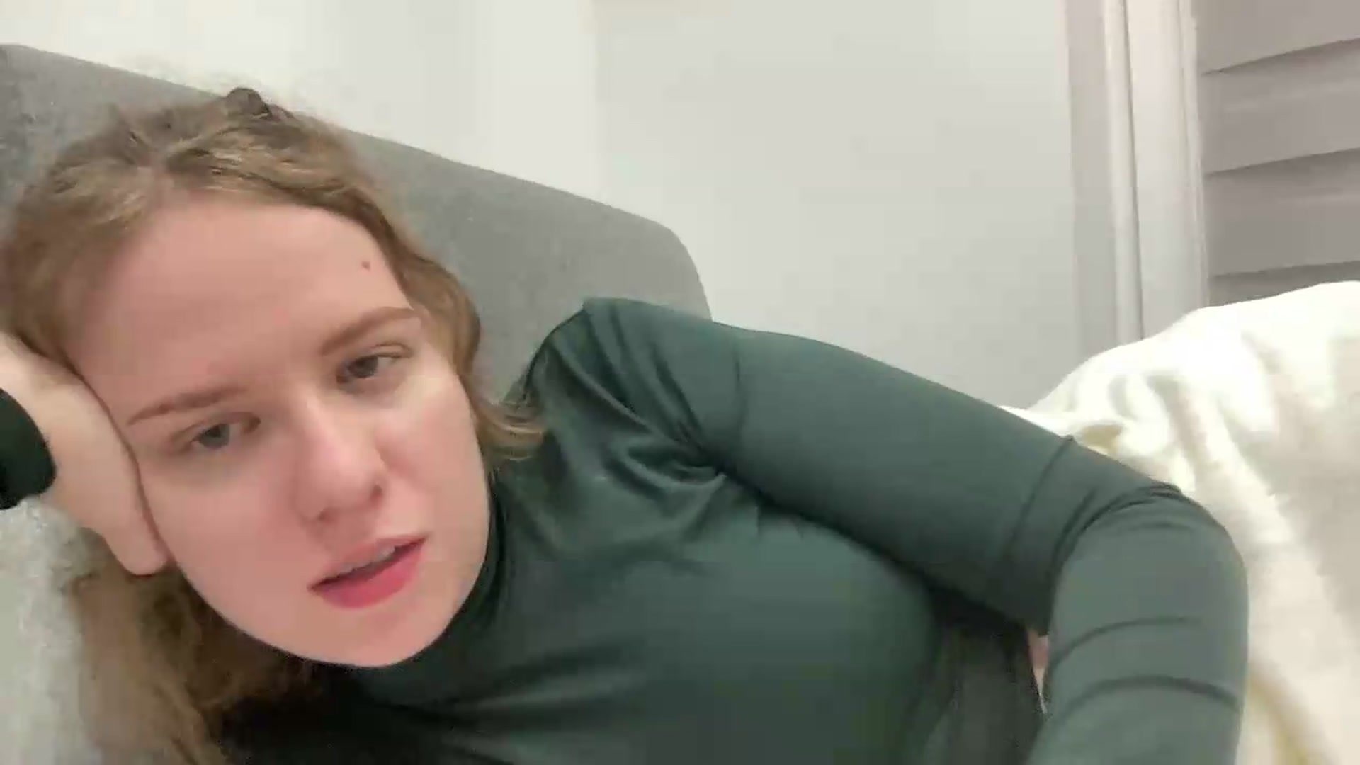 Gallery image thumbnail from BlueFlowerr's myfreecams stream on, 05/17/2026, 23:54 image 11 of 20