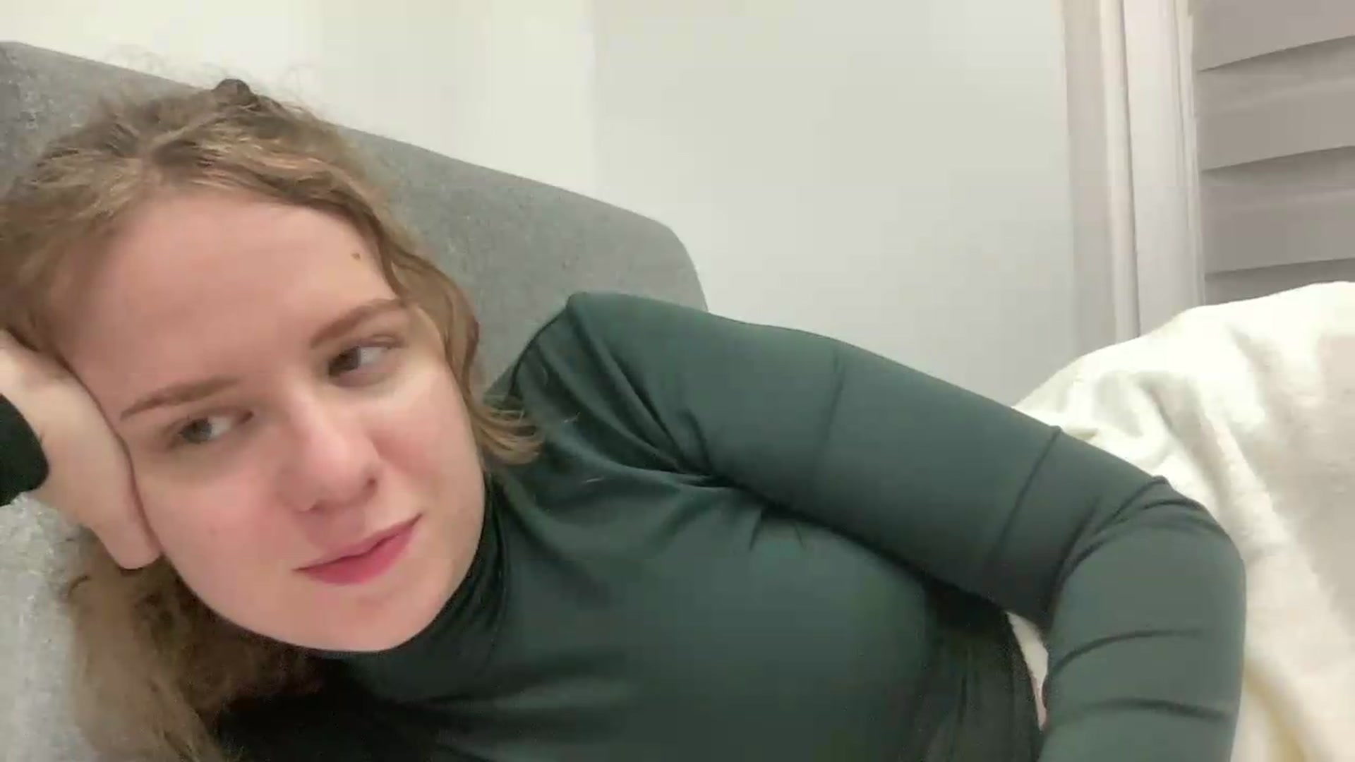 Gallery image thumbnail from BlueFlowerr's myfreecams stream on, 05/17/2026, 23:54 image 12 of 20