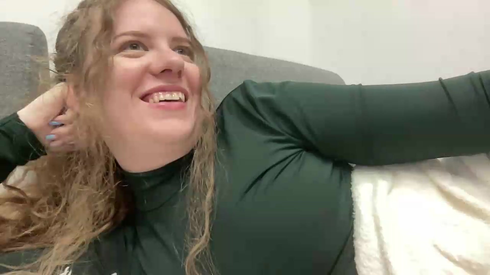 Gallery image thumbnail from BlueFlowerr's myfreecams stream on, 05/18/2026, 01:23 image 12 of 20