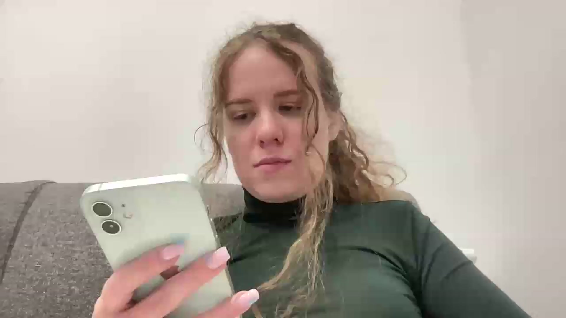 Gallery image thumbnail from BlueFlowerr's myfreecams stream on, 05/18/2026, 01:23 image 1 of 20