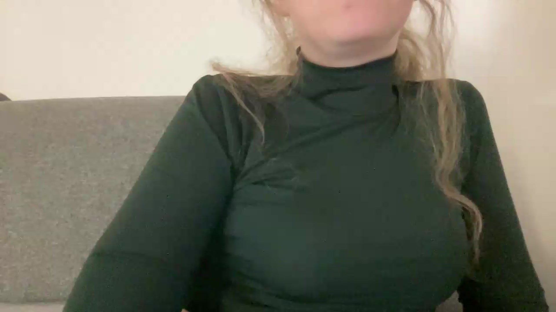 Gallery image thumbnail from BlueFlowerr's myfreecams stream on, 05/18/2026, 02:33 image 2 of 20