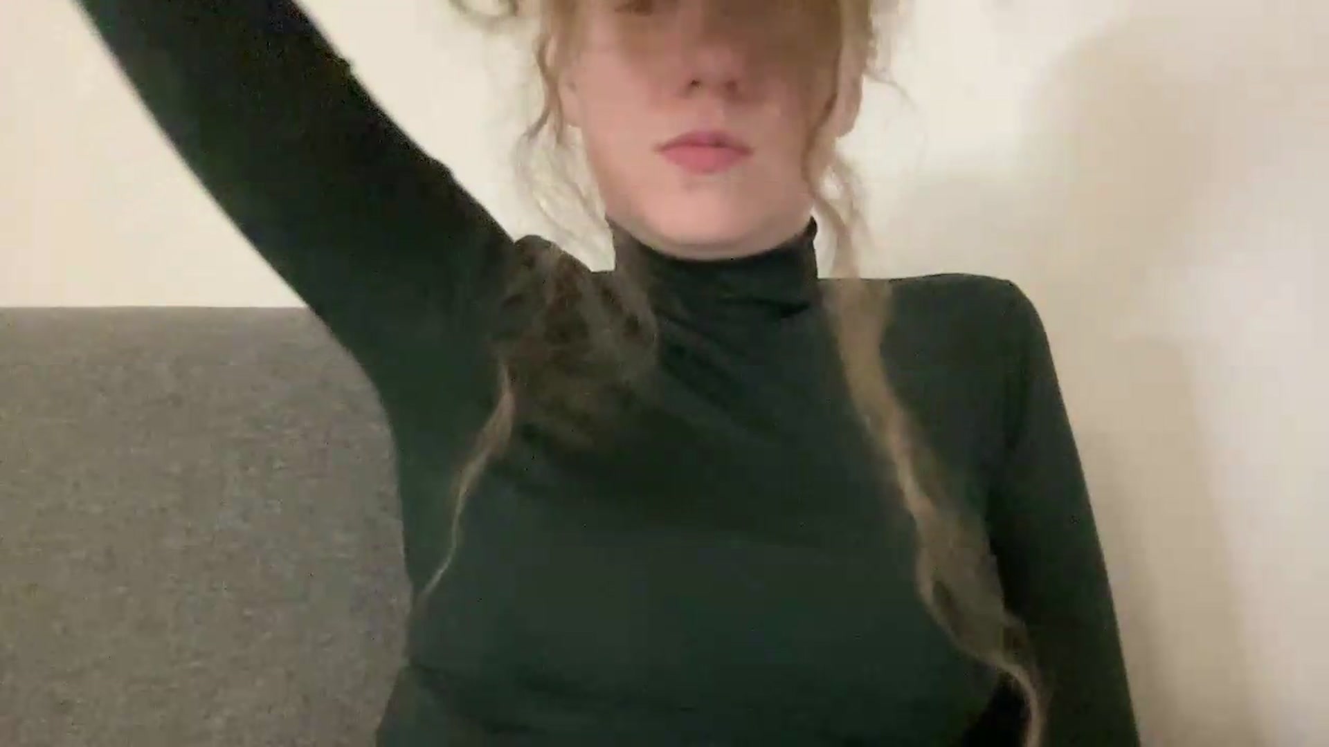 Gallery image thumbnail from BlueFlowerr's myfreecams stream on, 05/18/2026, 02:33 image 7 of 20
