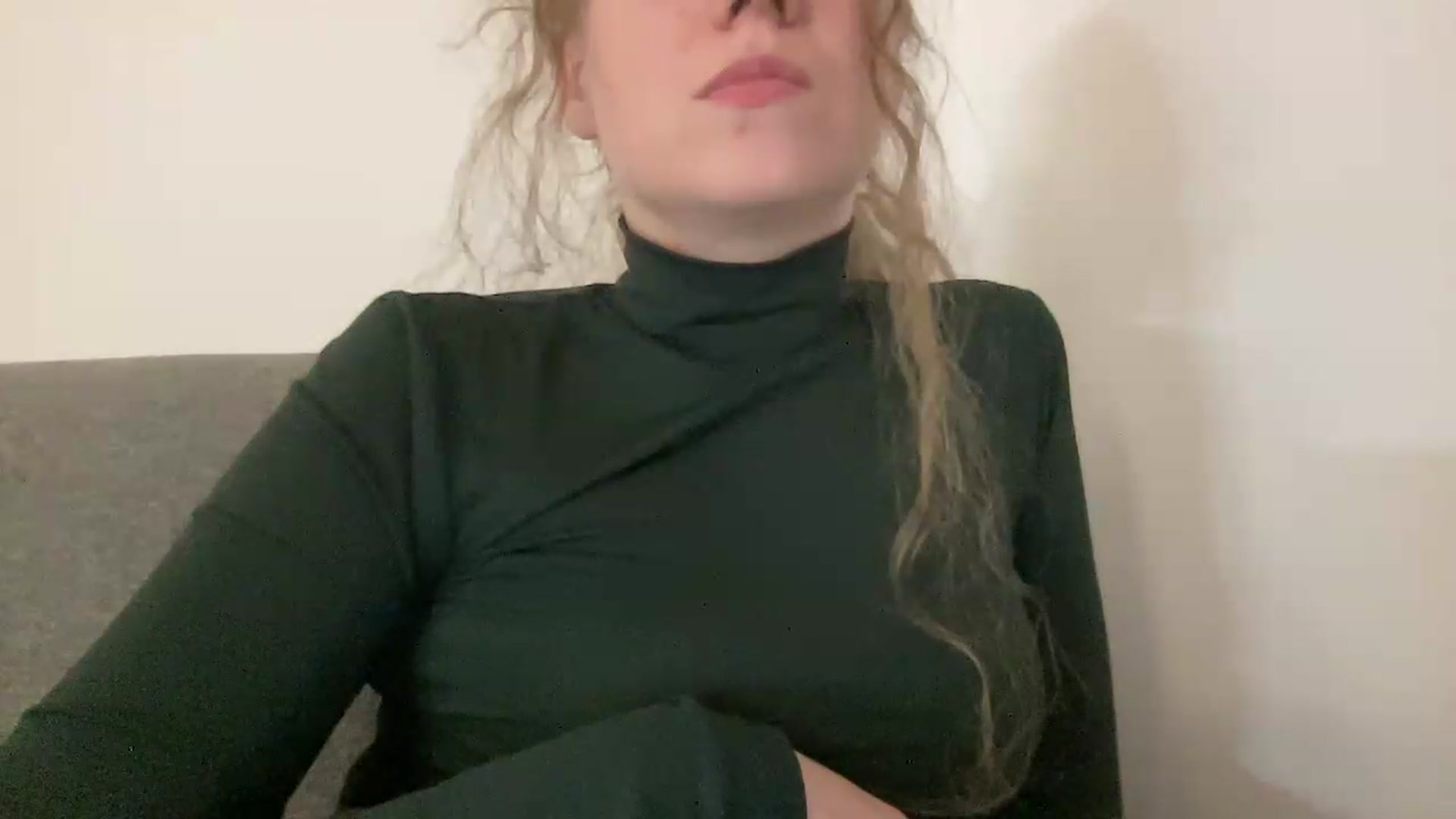 Gallery image thumbnail from BlueFlowerr's myfreecams stream on, 05/18/2026, 02:33 image 10 of 20