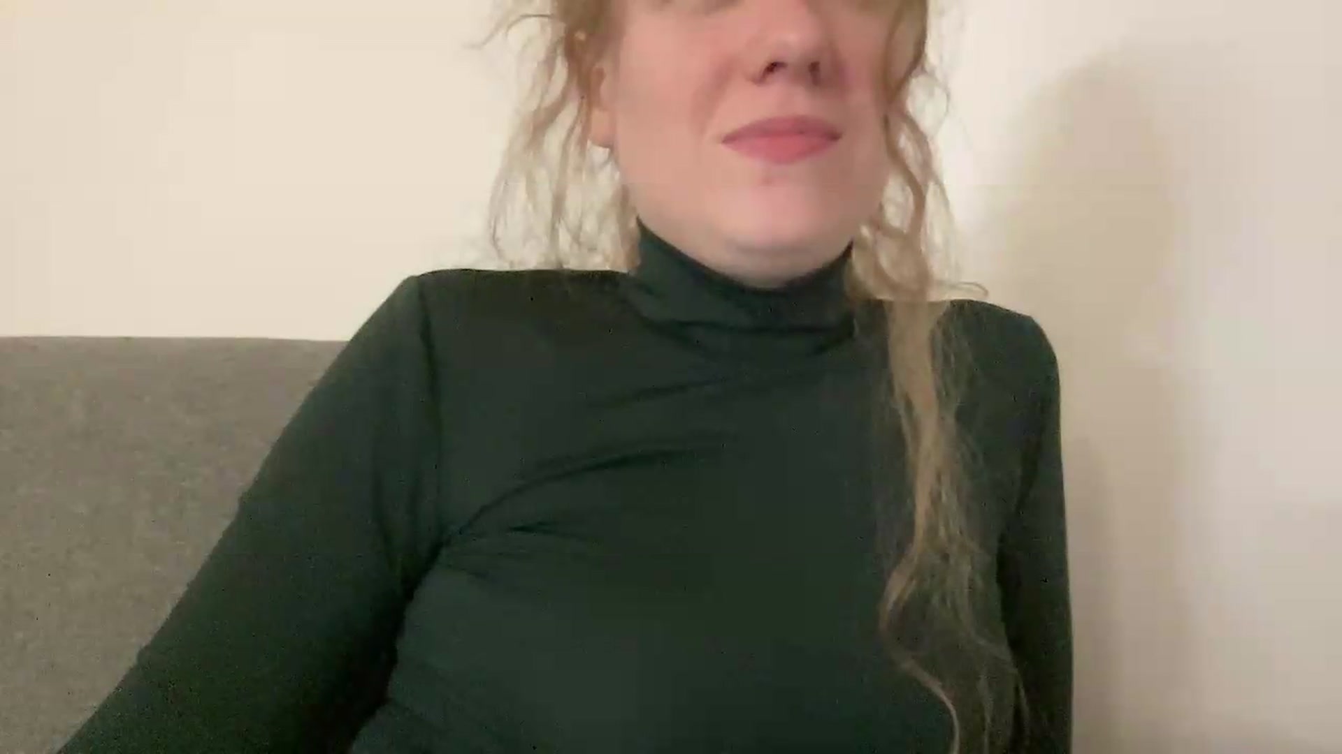 Gallery image thumbnail from BlueFlowerr's myfreecams stream on, 05/18/2026, 02:33 image 11 of 20