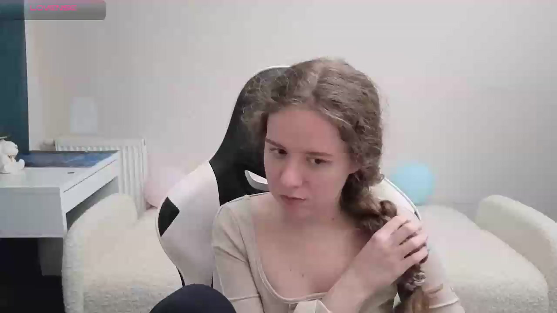 Gallery image thumbnail from BlueFlowerr's myfreecams stream on, 05/18/2026, 17:20 image 13 of 20