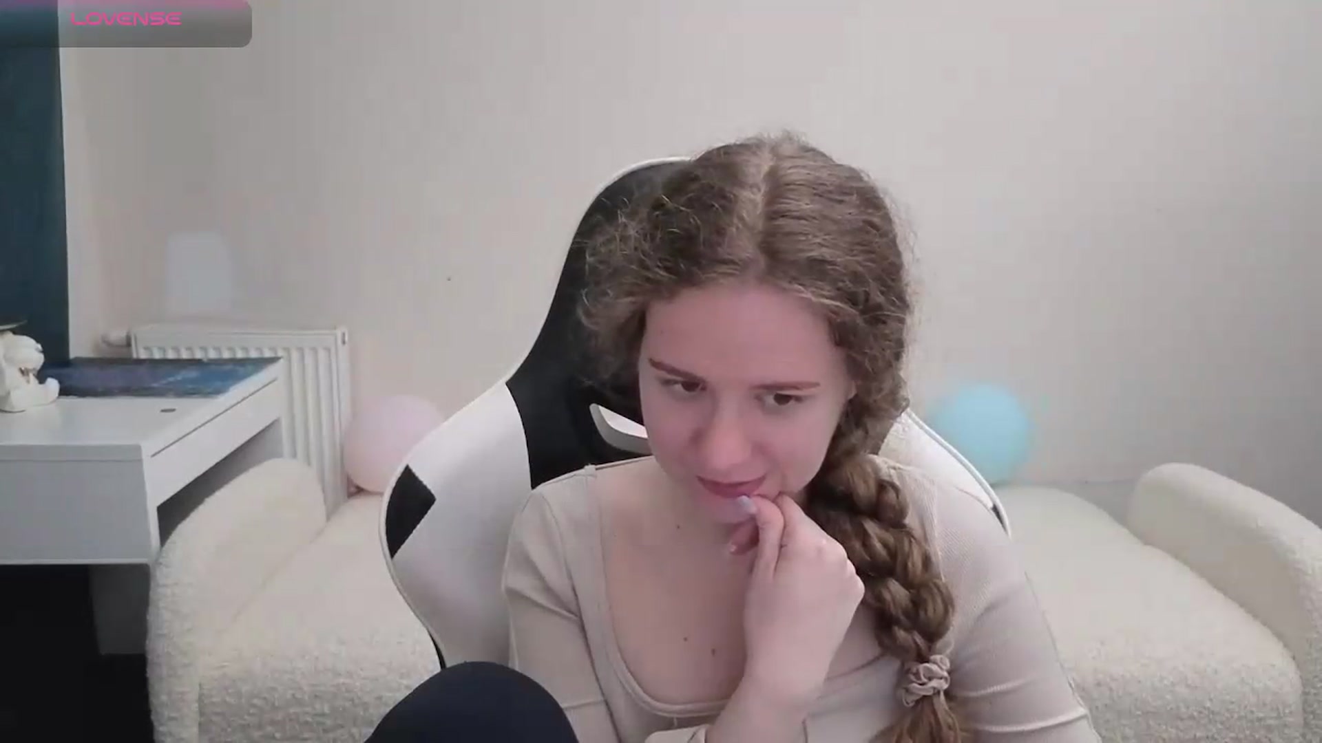 Gallery image thumbnail from BlueFlowerr's myfreecams stream on, 05/18/2026, 17:20 image 16 of 20