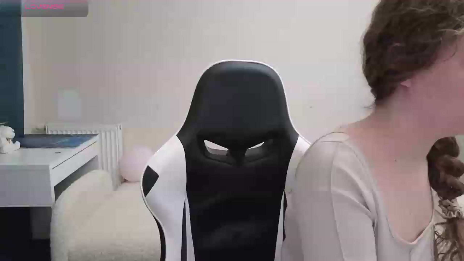 Gallery image thumbnail from BlueFlowerr's myfreecams stream on, 05/18/2026, 17:20 image 10 of 20