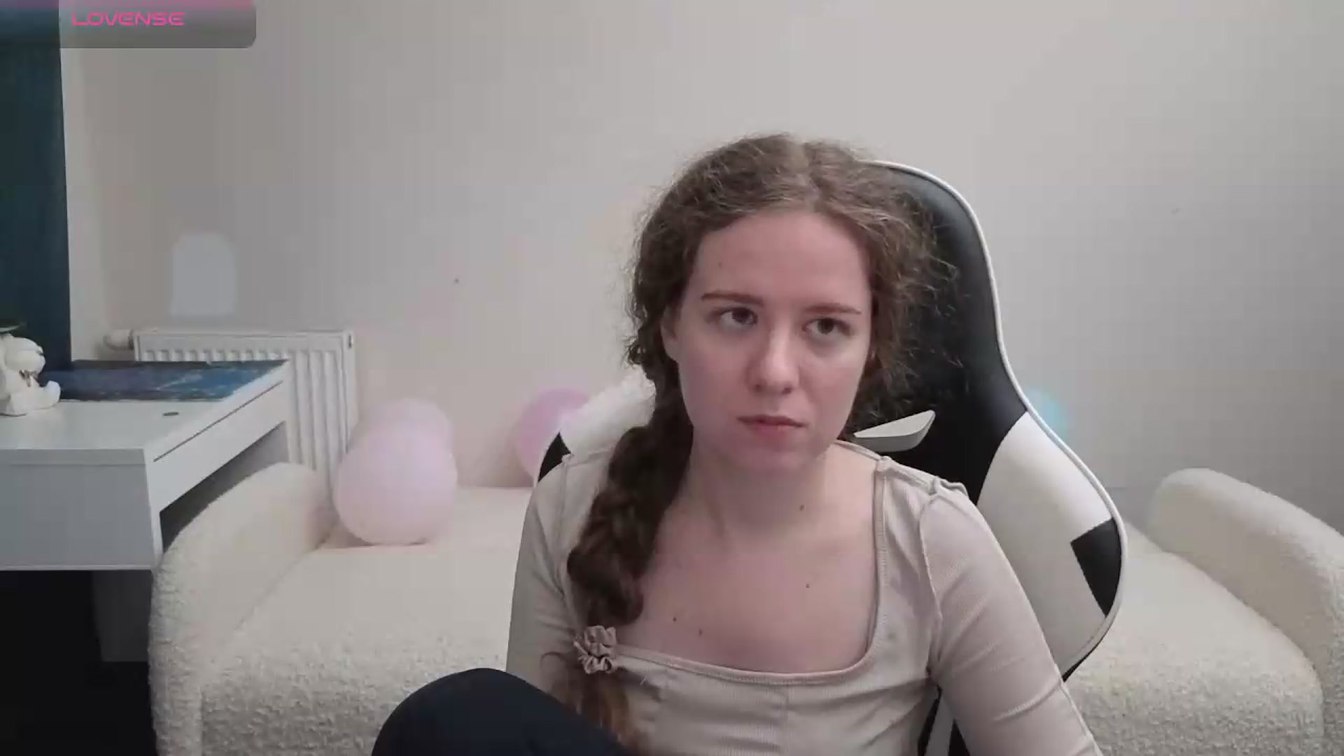 Gallery image thumbnail from BlueFlowerr's myfreecams stream on, 05/18/2026, 19:06 image 17 of 20