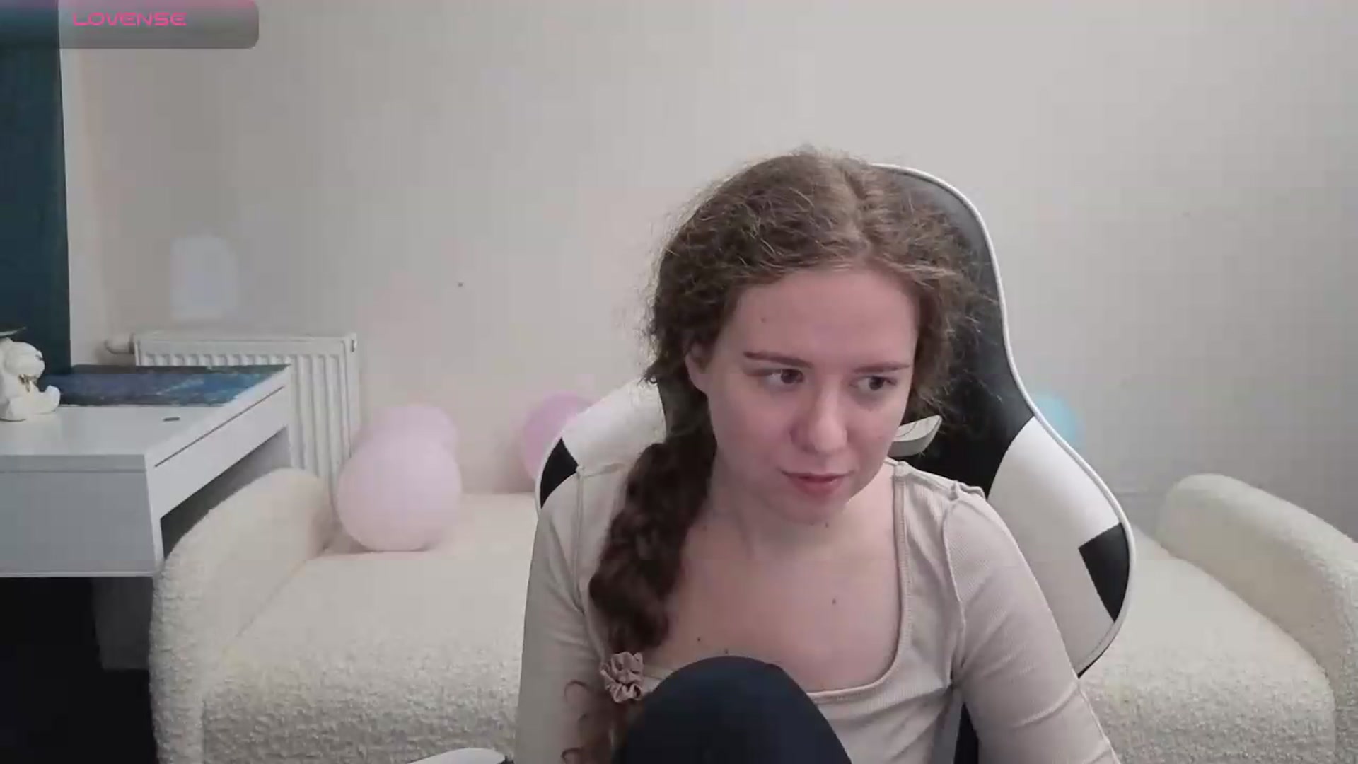 Gallery image thumbnail from BlueFlowerr's myfreecams stream on, 05/18/2026, 19:06 image 18 of 20