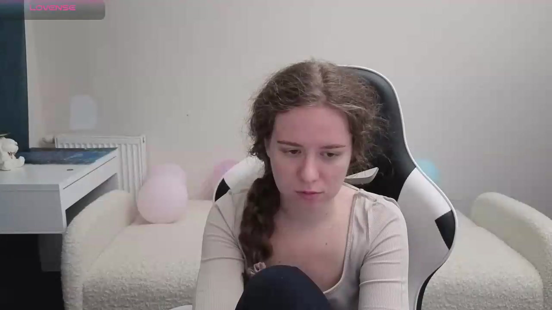 Gallery image thumbnail from BlueFlowerr's myfreecams stream on, 05/18/2026, 19:06 image 12 of 20