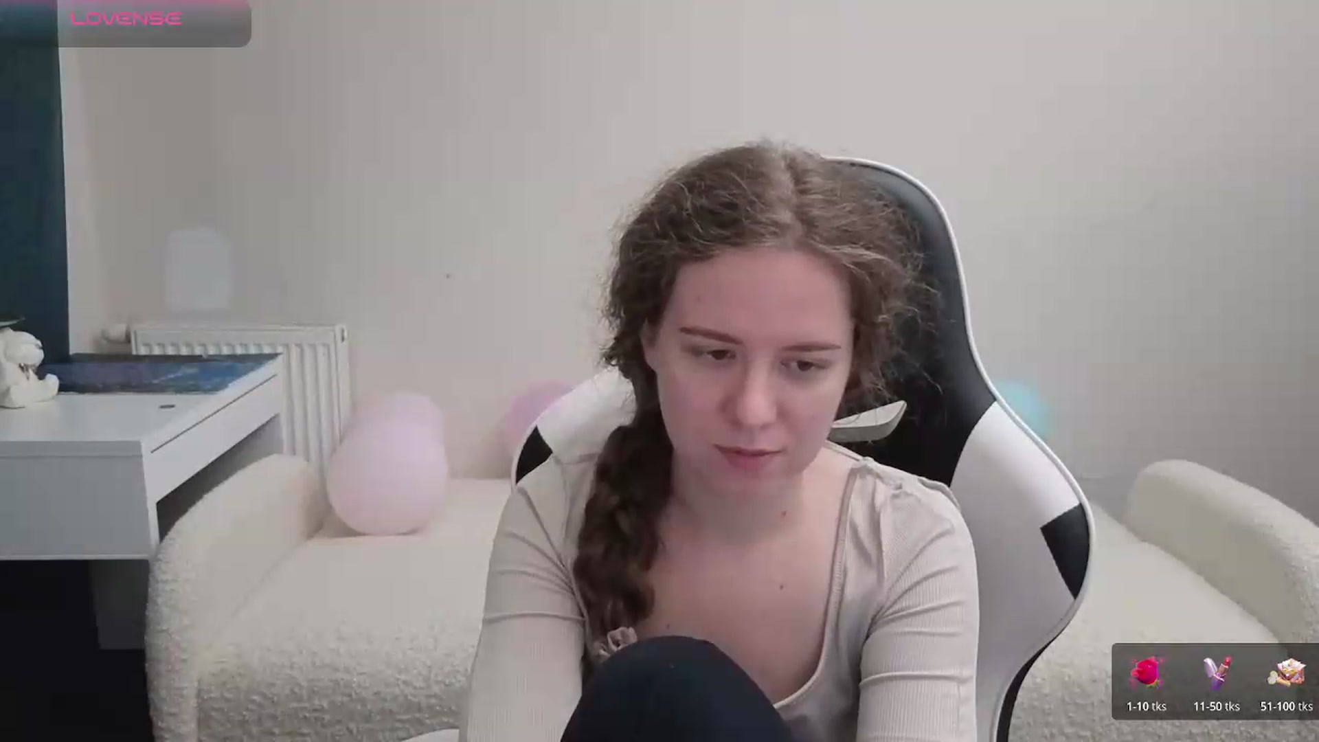 Gallery image thumbnail from BlueFlowerr's myfreecams stream on, 05/18/2026, 19:06 image 13 of 20