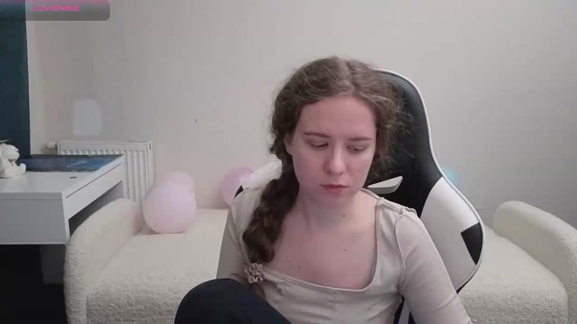 Gallery image thumbnail from BlueFlowerr's myfreecams stream on, 05/18/2026, 19:06 image 15 of 20