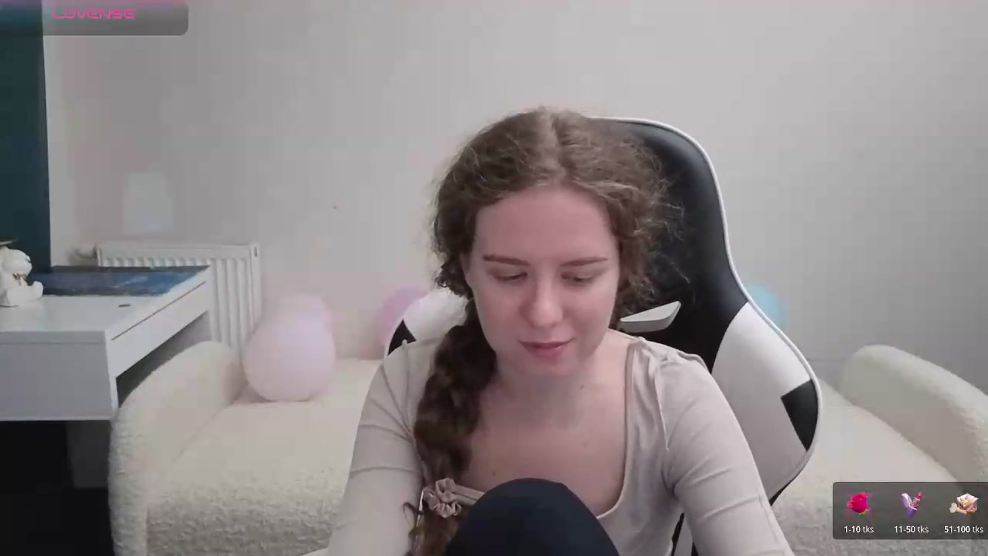 Gallery image thumbnail from BlueFlowerr's myfreecams stream on, 05/18/2026, 19:06 image 5 of 20