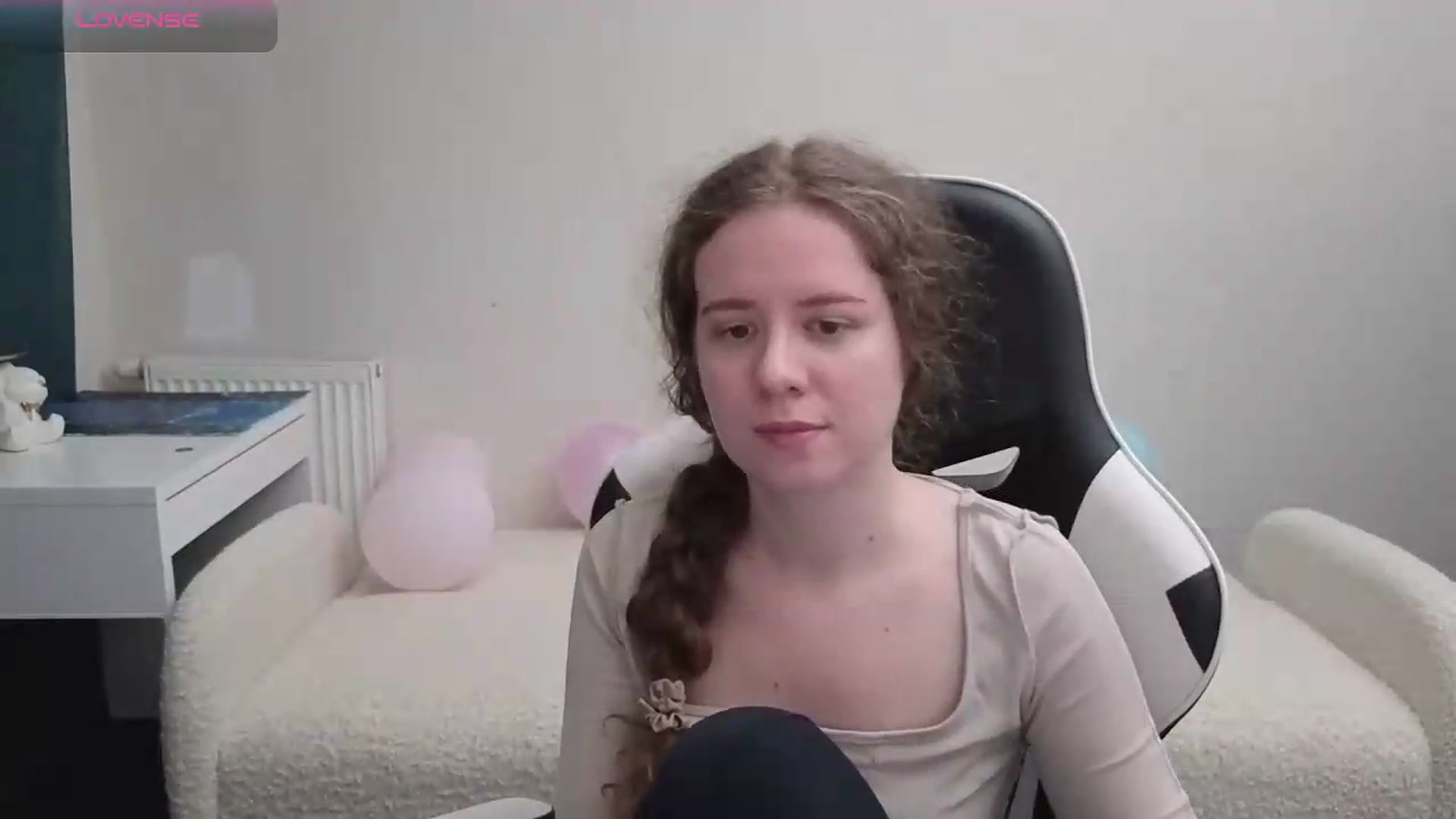 Gallery image thumbnail from BlueFlowerr's myfreecams stream on, 05/18/2026, 19:06 image 14 of 20
