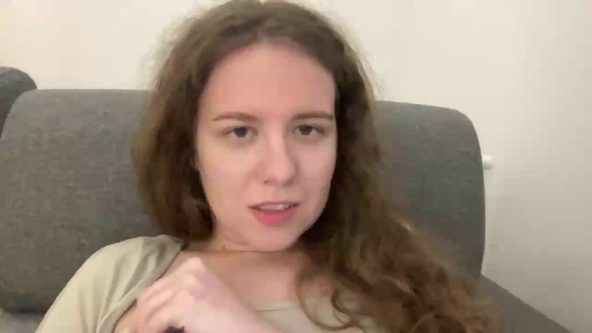 Gallery image thumbnail from BlueFlowerr's myfreecams stream on, 05/19/2026, 24:17 image 17 of 20